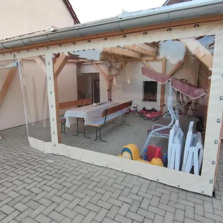 Ferienwohnung - 2 - Auf Einem Rustikalen 3 Seitenhof *